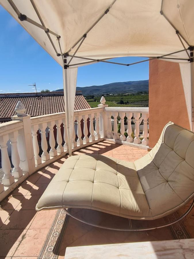 Chateau Angelique Villa Montroy Exterior photo